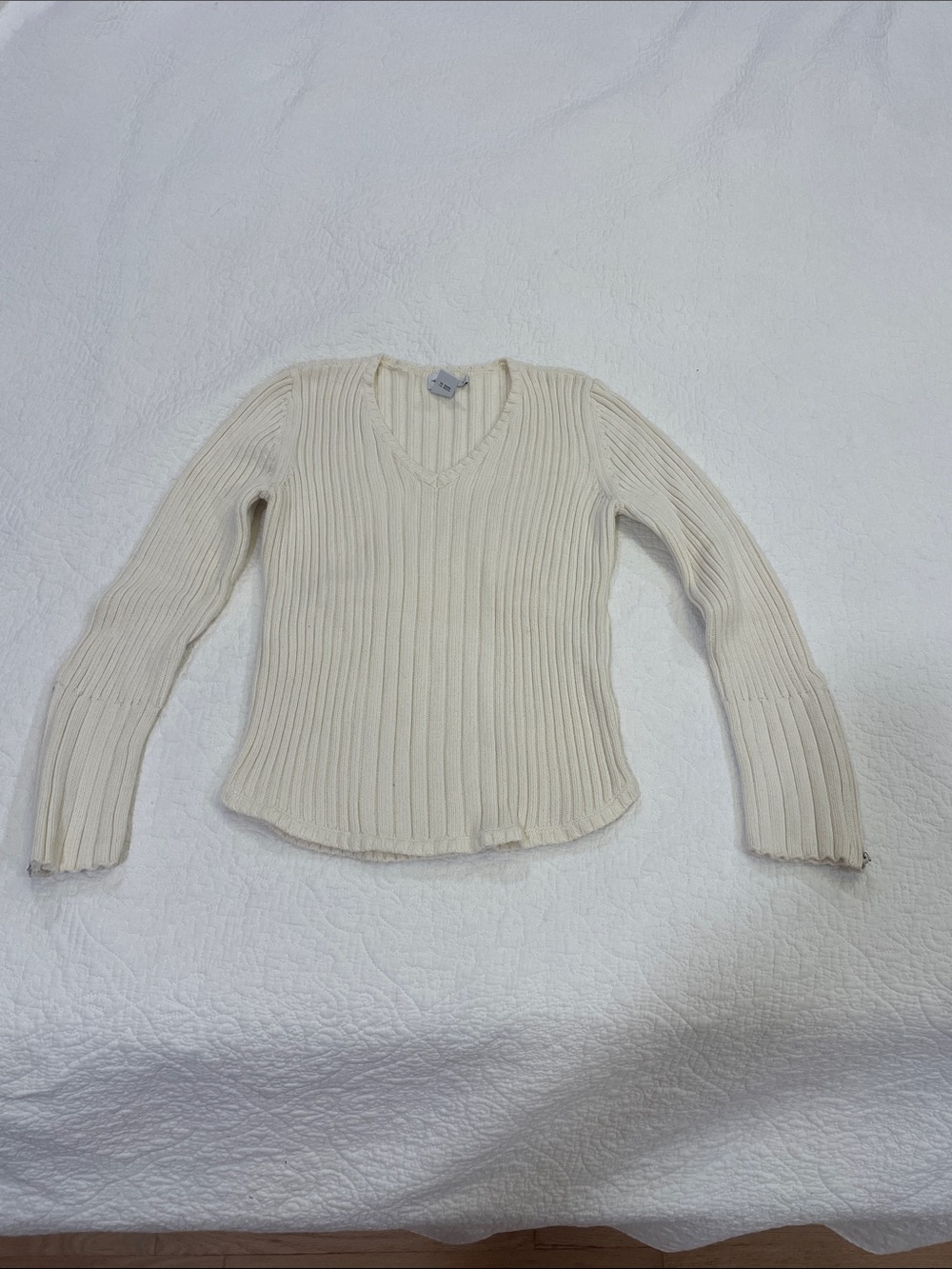 VTG Y2K Calvin Klein Ivory Ribbed V-Neck Sweater